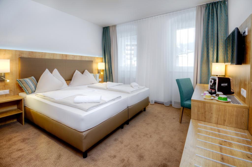 Hotel Bergkristall Mallnitz Eksteriør billede